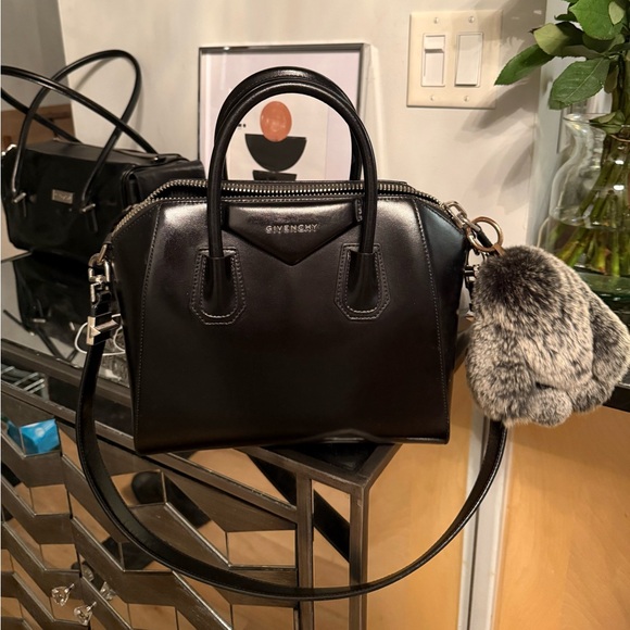 Givenchy Handbags - Givenchy Antigona Black Leather Satchel